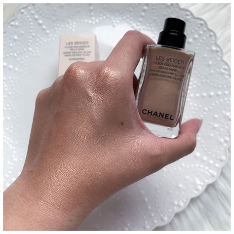 highlighting fluid chanel|Chanel les beiges medium light.